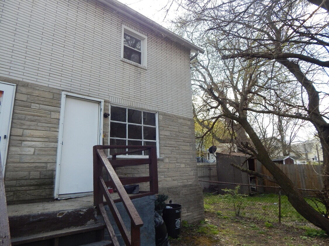 Primary Photo - 41 1/2 Kidder St