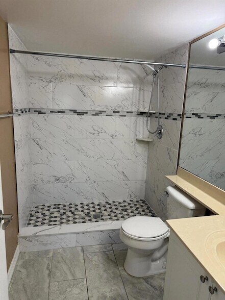 Foto del edificio - 500 Crestwood Ct S