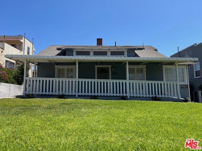 Building Photo - 618 1/2-618 1/2 Parkman Ave