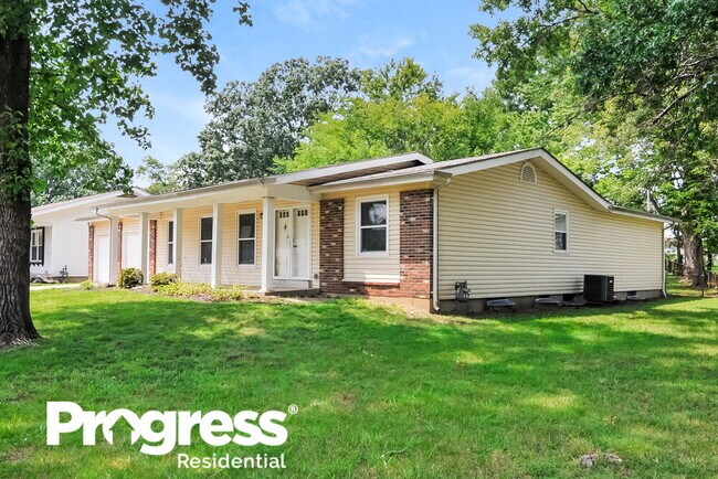 Building Photo - 1615 Leisure Dr