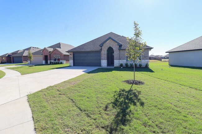 Foto del edificio - Move In Ready! New Construction 5 Bed 3 Bath DR Horton Home