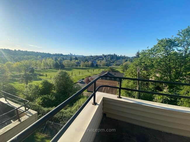 Building Photo - View Townhome Overlooking Genesee Park, Private Patio, Decks & Garage Parking