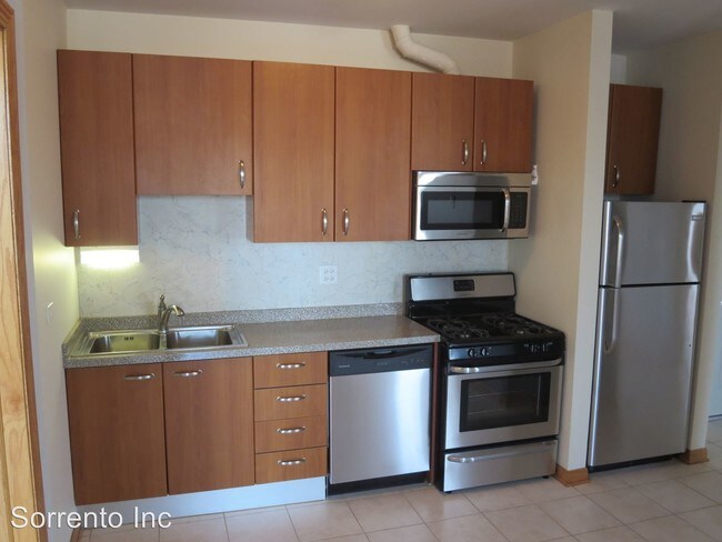 Foto del edificio - 2032 W Division St