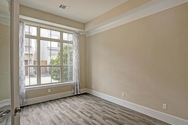 Building Photo - 8308 Barberry Branch St