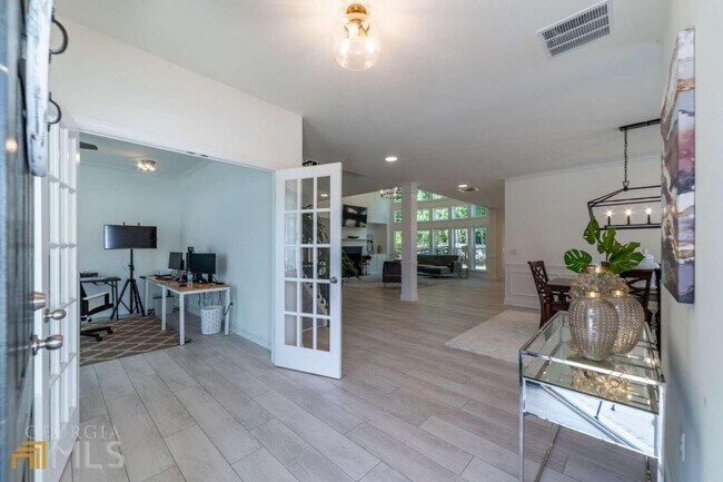 Building Photo - 4080 Talavera Dr