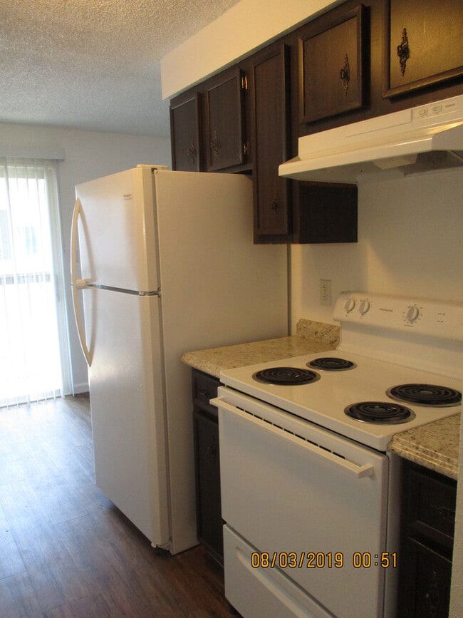 Building Photo - Two Bedroom Condo in Highland Park