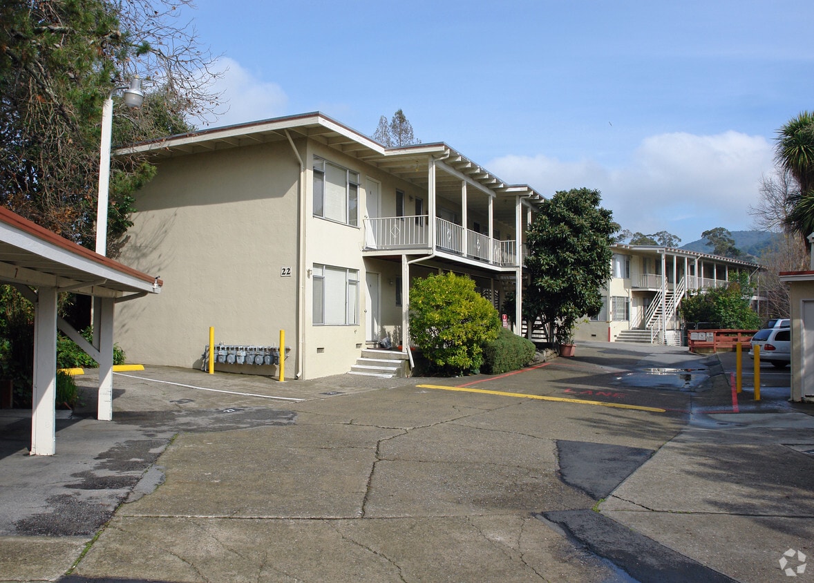 Primary Photo - 12-20 Pacheco St