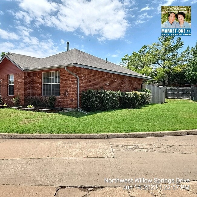 Foto del edificio - 6844 NW Willow Springs Dr