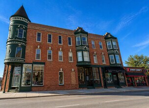 Building Photo - 2204 N Clybourn Ave