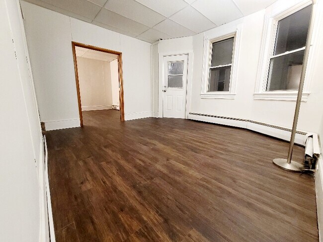 Foto del edificio - 1312 N Washington St