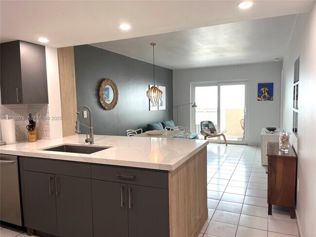 Foto del edificio - 6801 Harding Ave