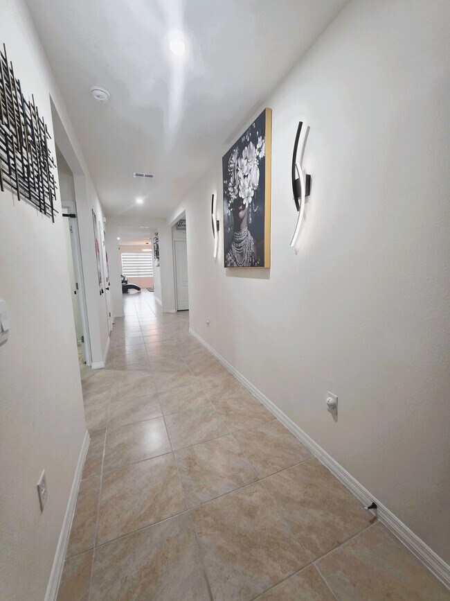 Foto del edificio - 5280 Maddie Dr