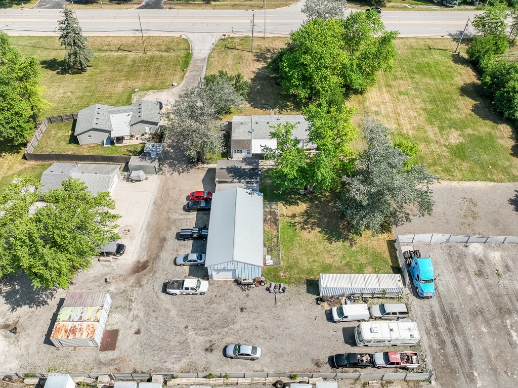 Primary Photo - 21 E Romeo Rd