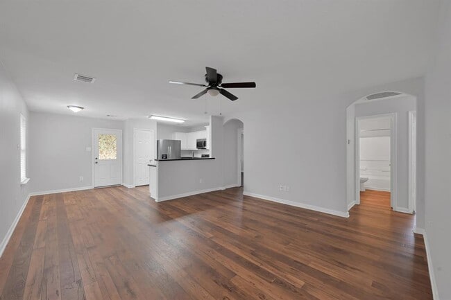 Foto del edificio - 28803 Concho River Ct