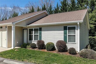 Building Photo - 16 Krista Cir