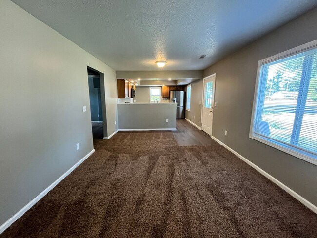 Foto del edificio - 1743 Trinity Blvd