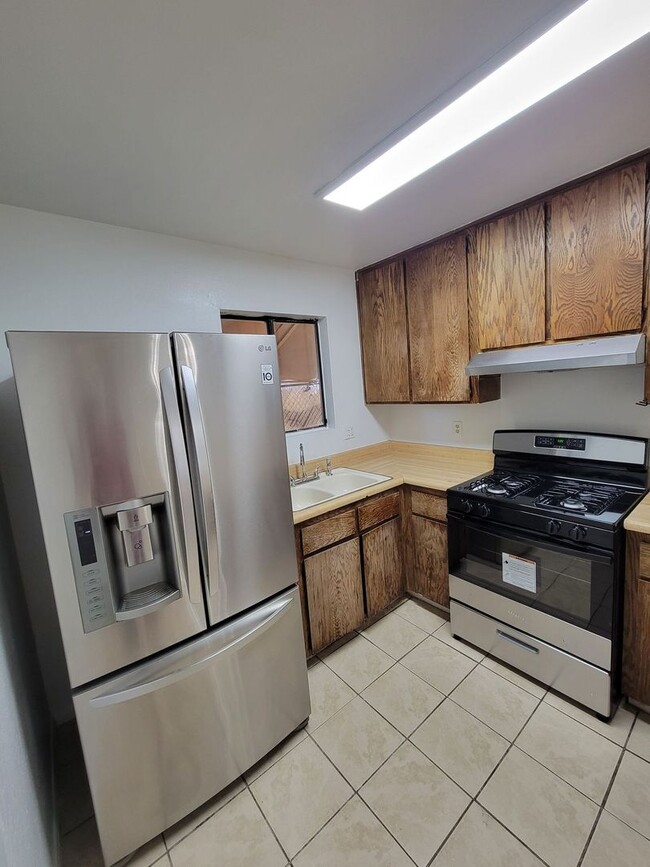 Building Photo - 2 Bedroom, 1 bath Apartment for Rent in Brawley