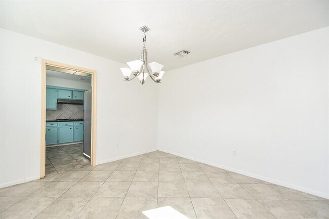Building Photo - 12614 Shannon Hills Dr