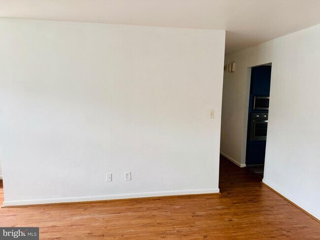 Foto del edificio - 8619 Lucerne Rd