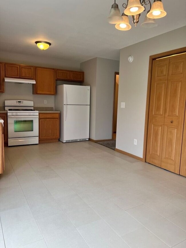 Building Photo - 1806 Dainesway Dr