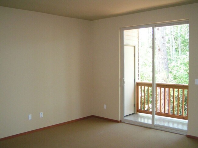 Foto del edificio - Spacious 2 Bed 2.5 Bath Townhome with Attached Garage in Cle Elum