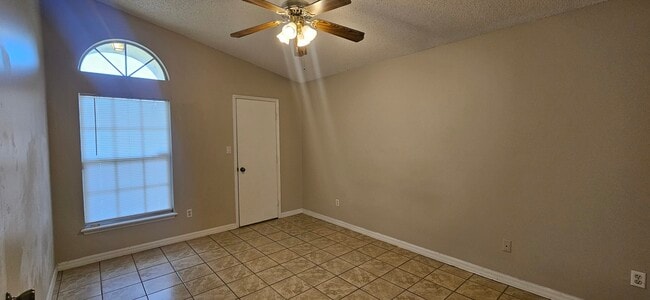 Building Photo - 206 Panorama Dr