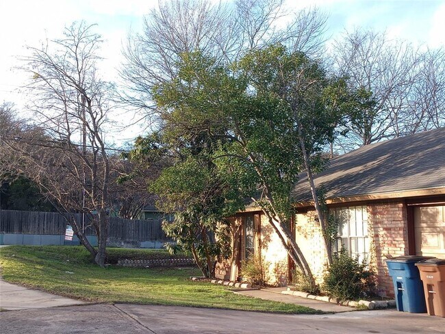 Foto del edificio - 814 King Edward Pl