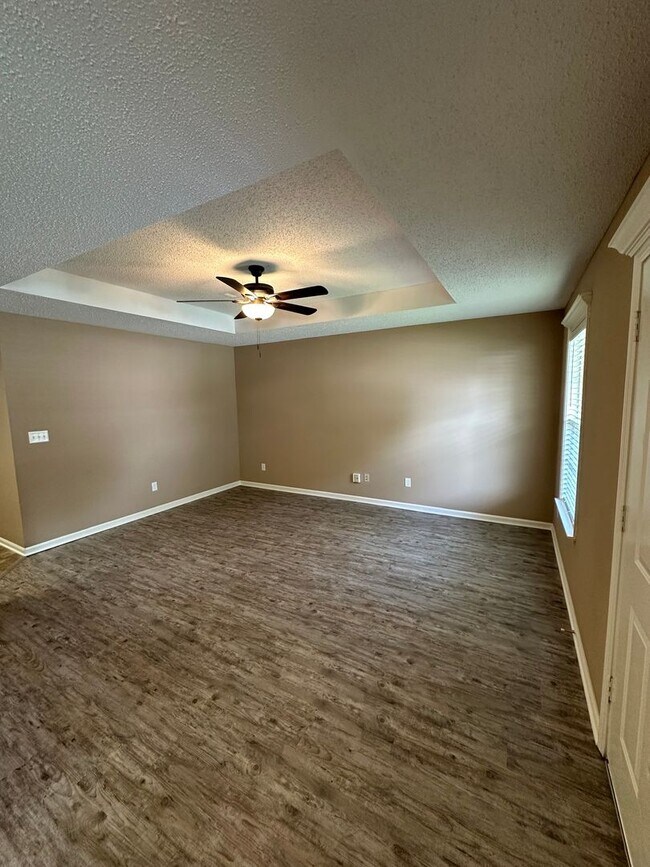 Building Photo - 107 Butterfield Crossing