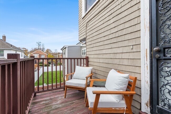 Foto del edificio - 12 Wilmington Ave