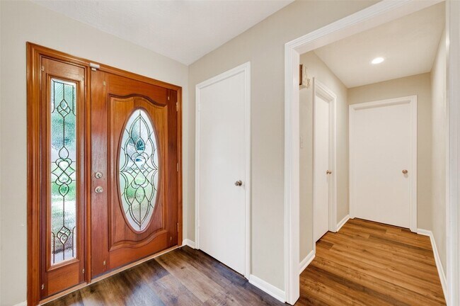 Foto del edificio - 18111 Shireoak Dr