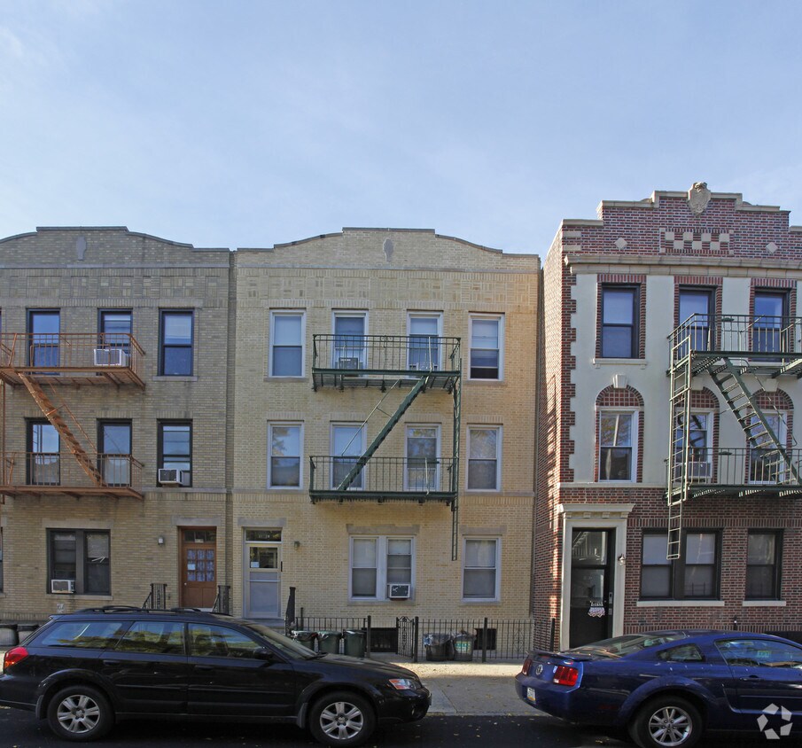 Foto del edificio - 31-38 35th St