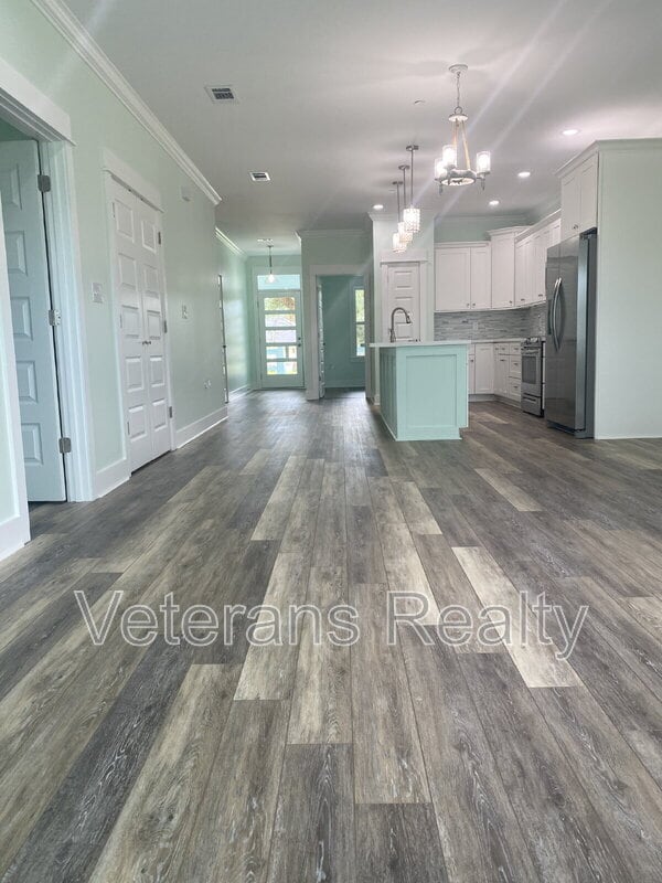 Photo - 127 E 5th St Townhome