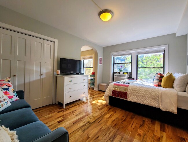 Foto del edificio - 556 W Arlington Pl