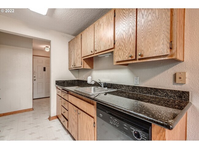 Building Photo - 12600 SE Freeman Way
