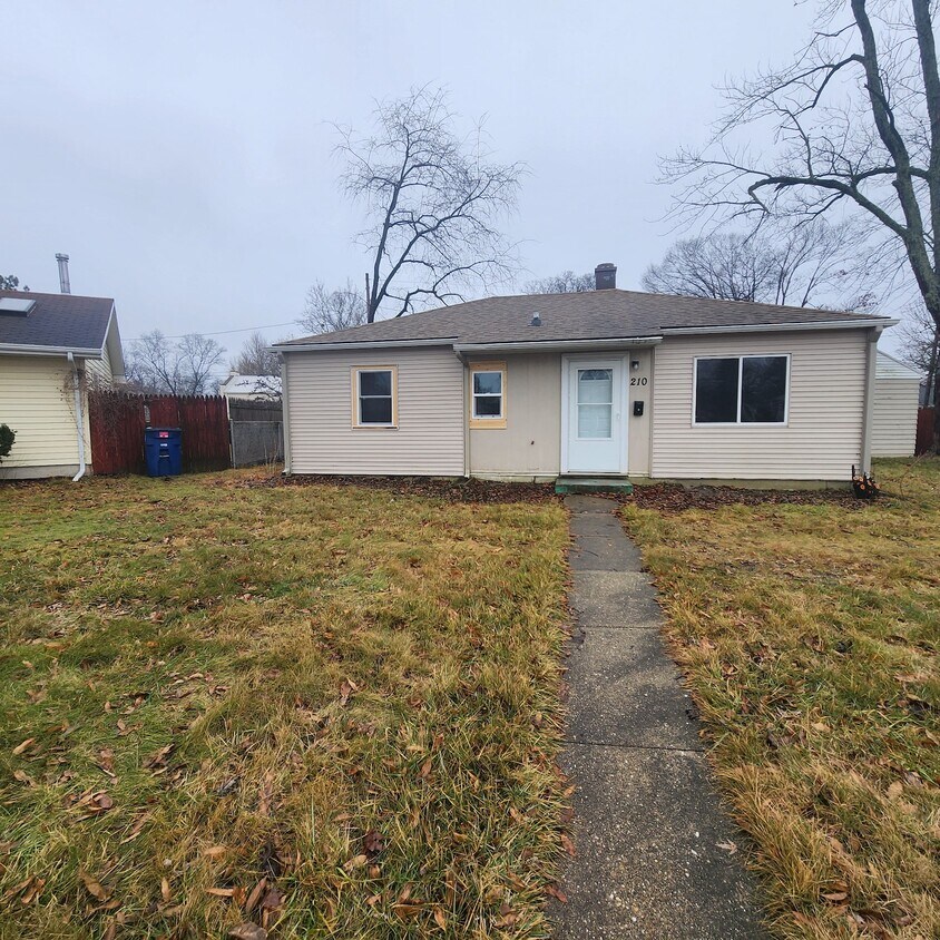 Primary Photo - 210 Lindenwood Dr