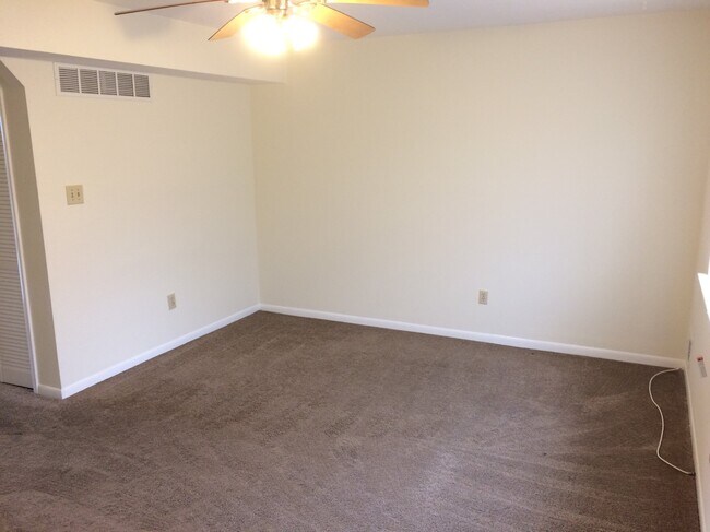 living room - 178 Danford Dr