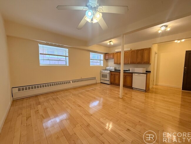 Building Photo - 1555 Beacon St