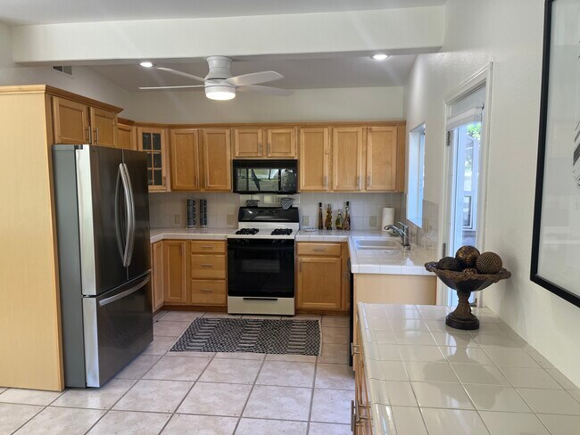 Foto del edificio - 76829 Iroquois Dr