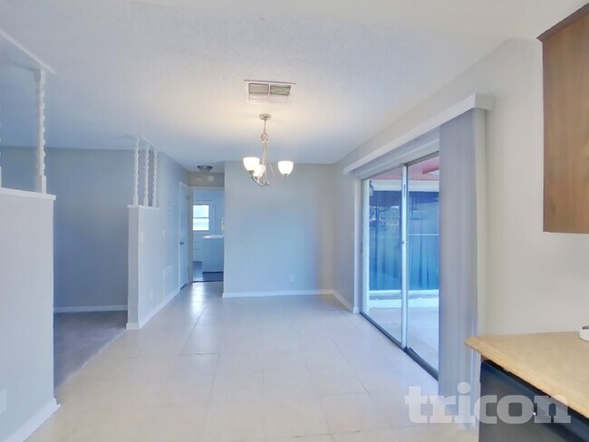 Foto del edificio - 1484 Bloomingdale Rd