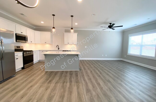 Building Photo - 148 Lilia Hill Cir