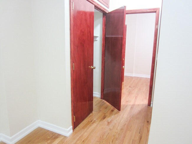 Building Photo - 377 42nd St