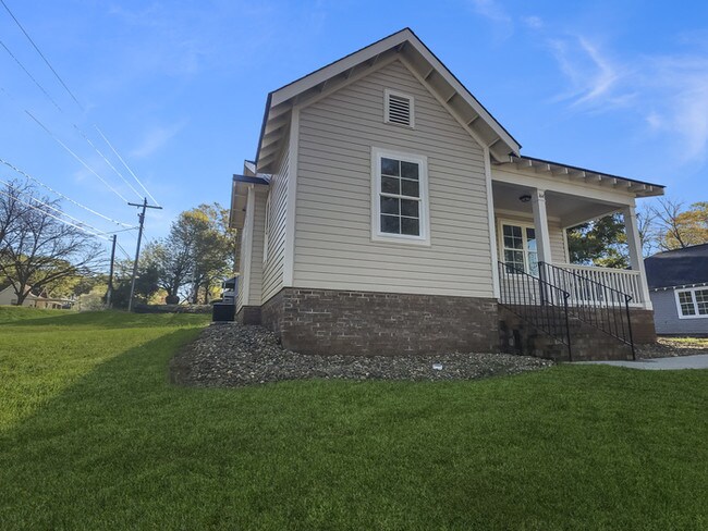 Building Photo - Spartanburg. Brand New 3BR/2BA Home