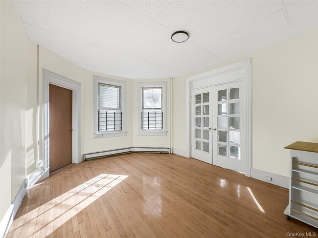Building Photo - 119 S 11th Ave