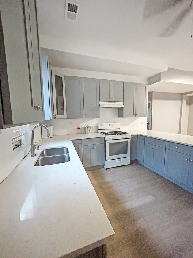 Foto del edificio - 1035 E 75th St