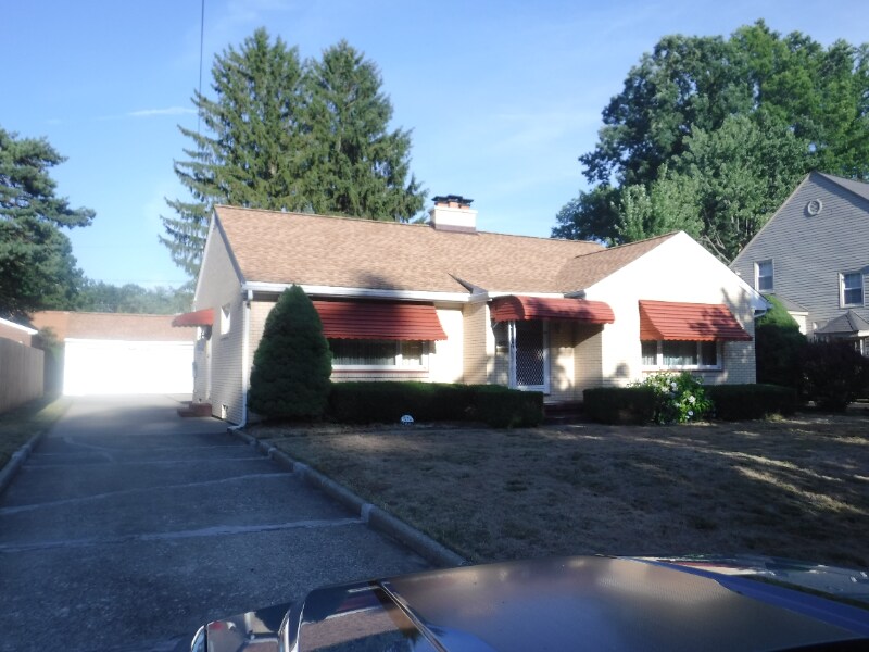 204 Genesee Ave NE, Warren, OH 44483 House Rental in Warren, OH