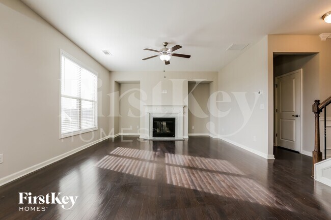 Building Photo - 4895 Frontier Dr