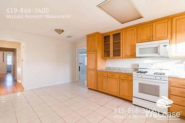 Building Photo - 6050 Schuyler St