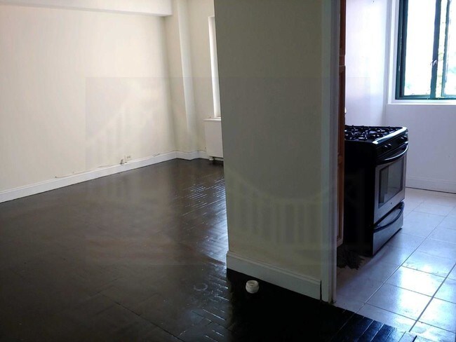 Building Photo - 1604 Metropolitan Ave