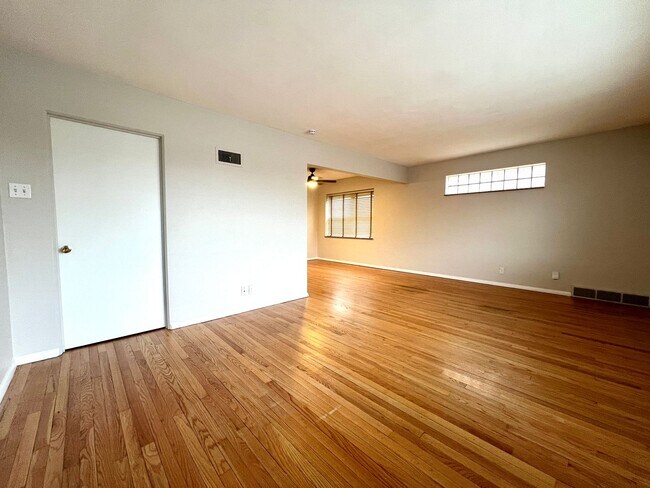 Foto del edificio - 5012-5014 Jamieson