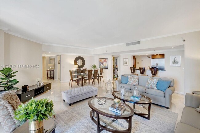 Foto del edificio - 520 Brickell Key Dr